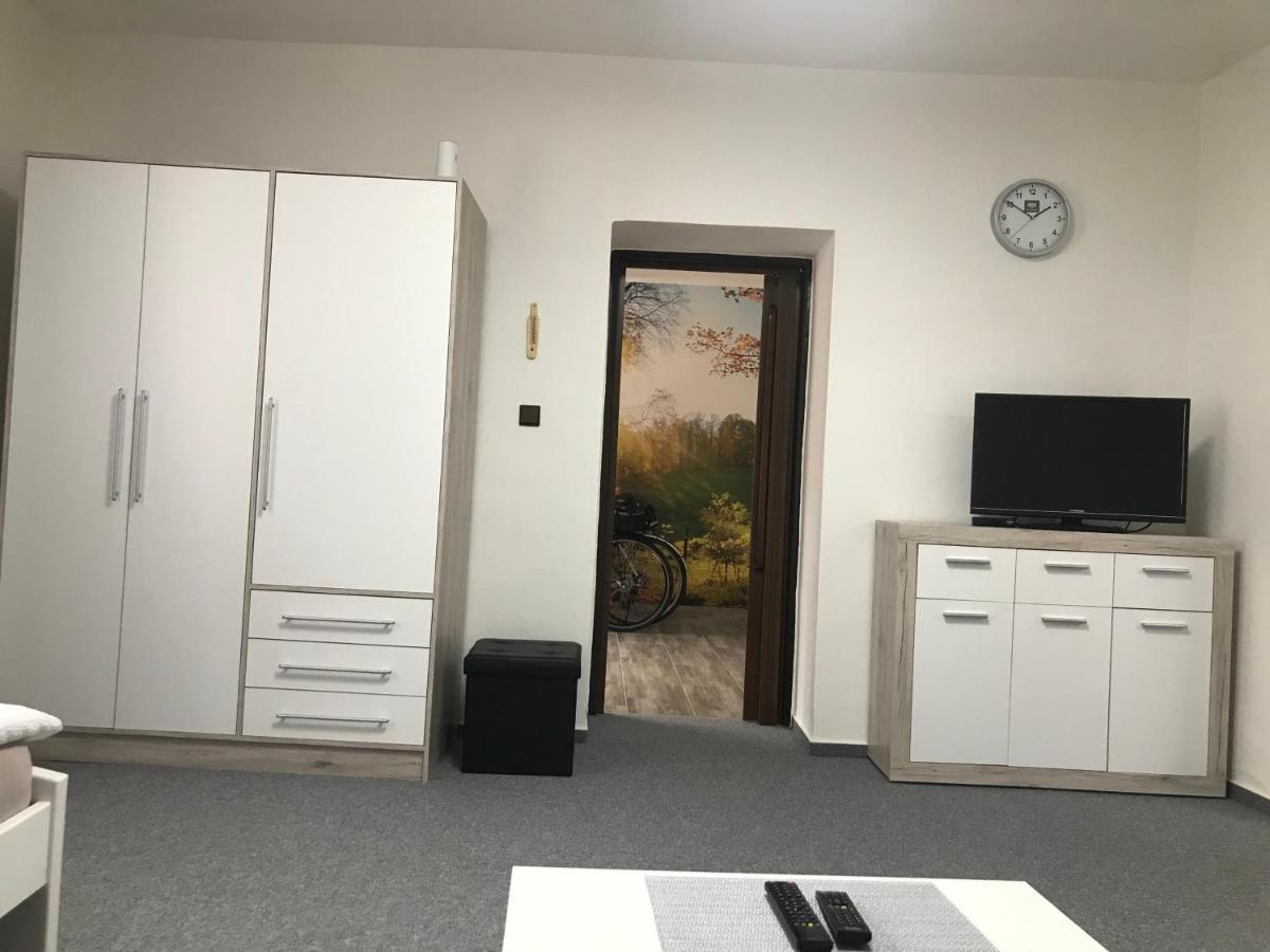 Cyklo-Moto Apartman Lomnice nad Lužnicí Bagian luar foto