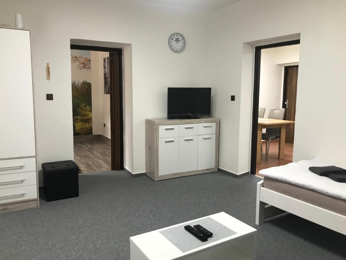 Cyklo-Moto Apartman Lomnice nad Lužnicí Bagian luar foto